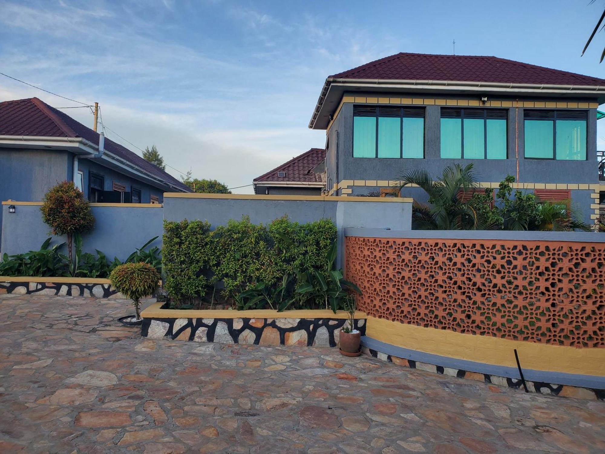 Gorilla African Guest House Entebbe Exterior photo